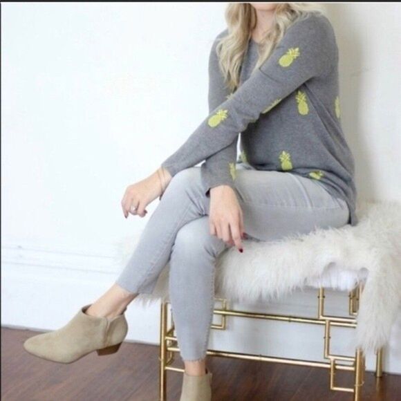 Old Navy Pineapple Scoop Neck Sweater XXL New Without Tags Yellow&Gray RM-B - Picture 1 of 7